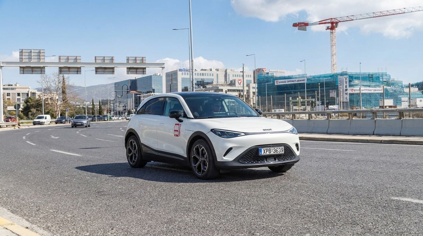 Η ανάρτηση smart #3 έκανε «ίσιωμα» τους δρόμους γύρω από τα Εξάρχεια, ενώ διαχειρίστηκε και πολύ καλά τα συνεχόμενα και ψηλά σαμαράκια πριν το Ellinik